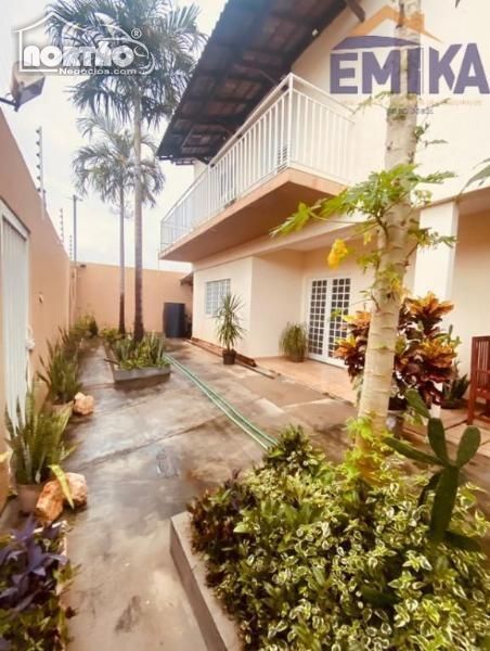 Casa à venda com 3 quartos, 360m² - Foto 2