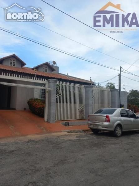 Casa à venda com 3 quartos, 262m² - Foto 2