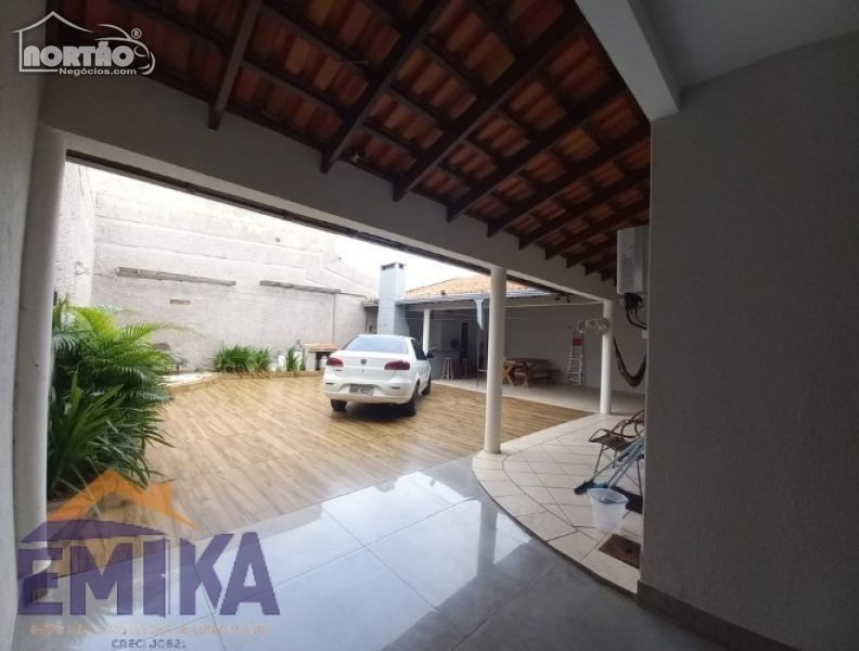 Casa à venda com 3 quartos, 262m² - Foto 6