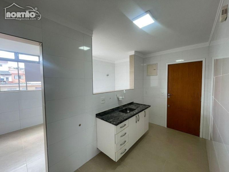 Casa à venda com 5 quartos, 110m² - Foto 8