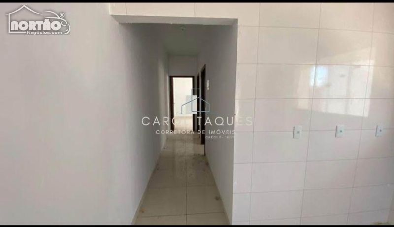 Casa à venda com 3 quartos, 60m² - Foto 4