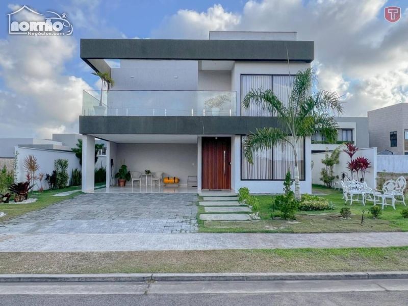 Casa à venda com 6 quartos, 432m² - Foto 1