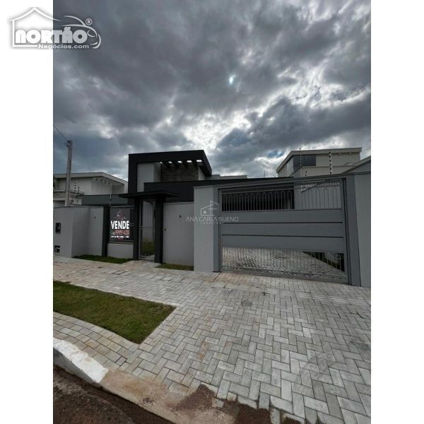 Casa à venda com 3 quartos, 160m² - Foto 1