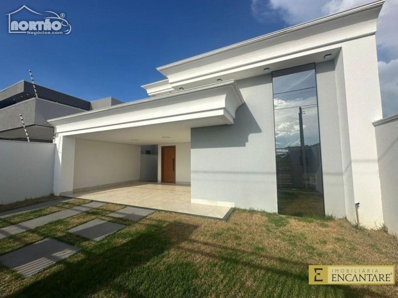 Casa à venda com 3 quartos, 137m² - Foto 2