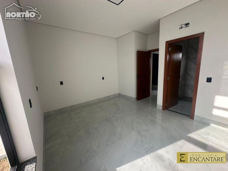 Casa à venda com 3 quartos, 137m² - Foto 4