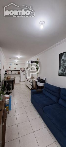 Casa à venda com 3 quartos, 60m² - Foto 8