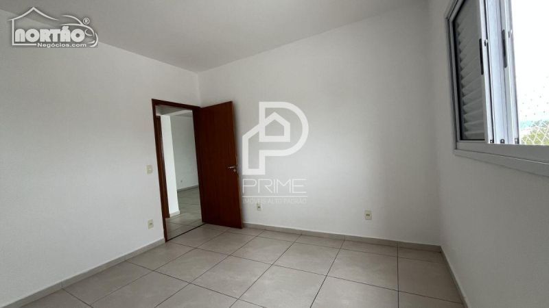 Casa à venda com 4 quartos, 72m² - Foto 5