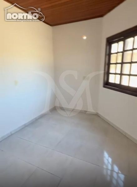 Casa à venda com 3 quartos, 60m² - Foto 8