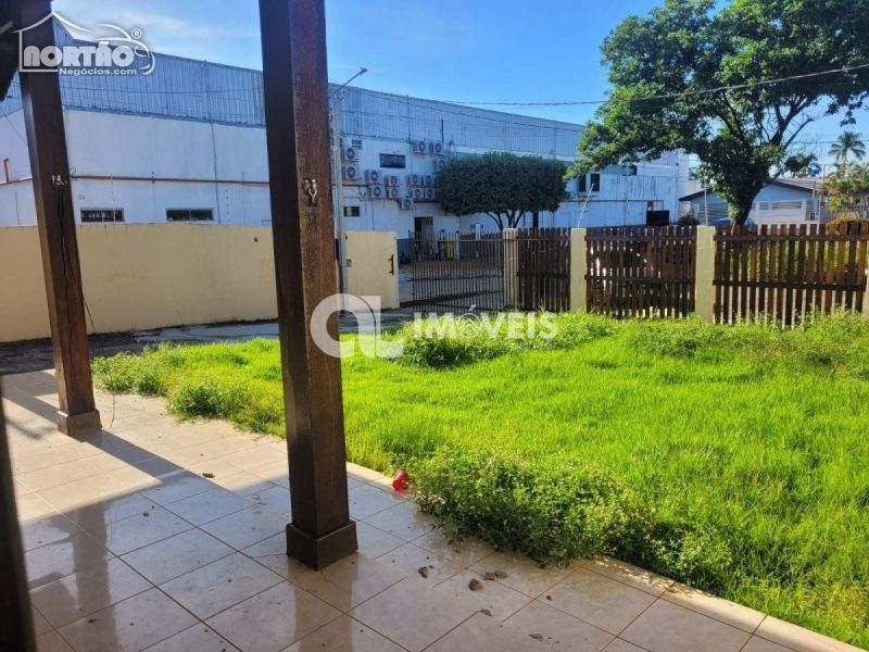 Casa à venda com 4 quartos, 150m² - Foto 2