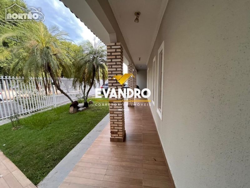 Casa à venda com 4 quartos, 170m² - Foto 3