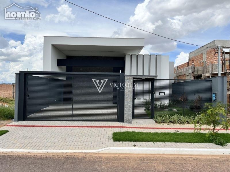 Casa à venda com 4 quartos, 125m² - Foto 1