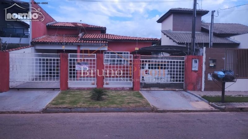 Casa à venda com 2 quartos, 192m² - Foto 2