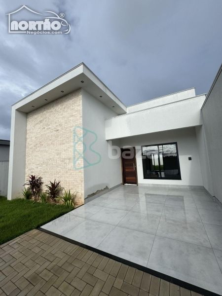 Casa à venda com 4 quartos, 107m² - Foto 2