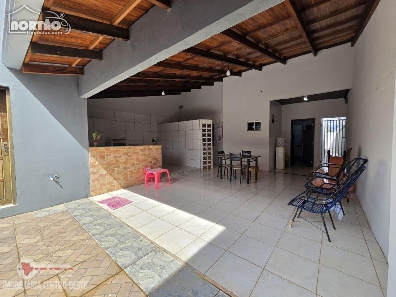 Casa à venda com 3 quartos, 164m² - Foto 6