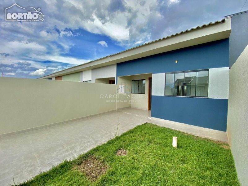 Casa à venda com 3 quartos, 54m² - Foto 1