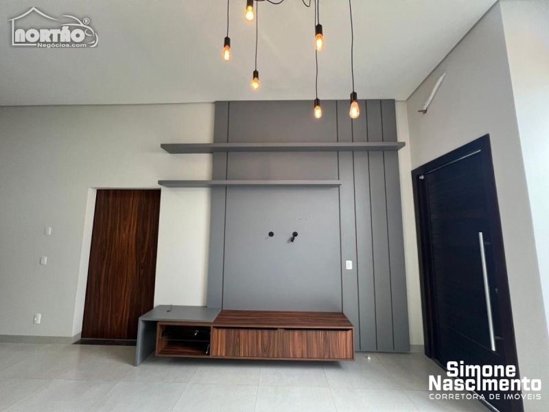 Casa à venda com 3 quartos, 174m² - Foto 3