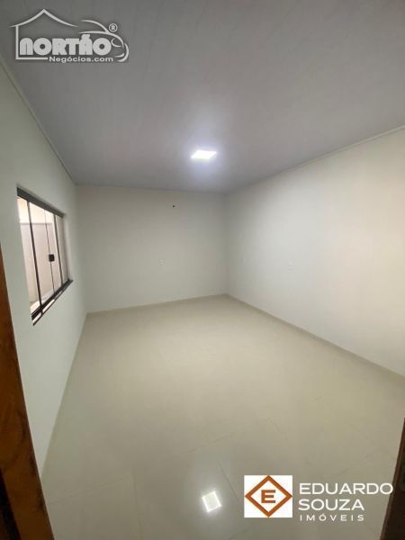 Casa à venda com 6 quartos, 250m² - Foto 4