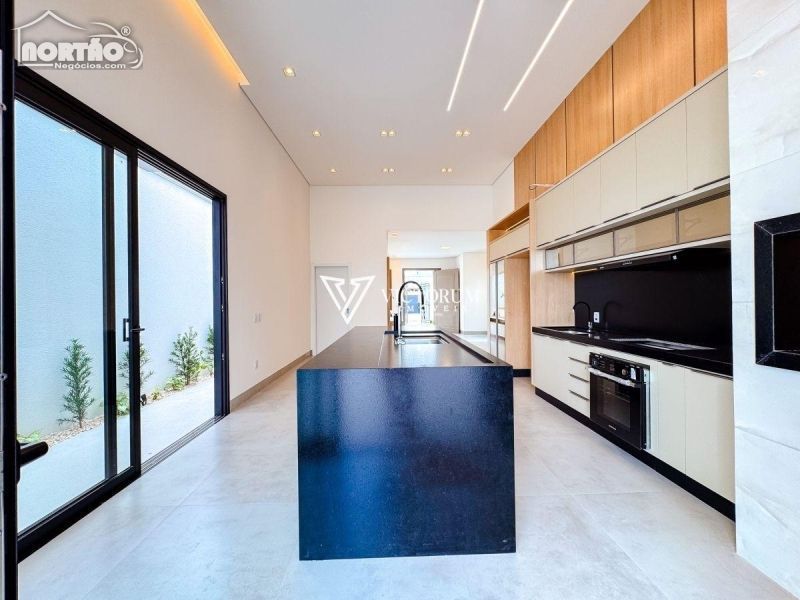 Casa à venda com 3 quartos, 193m² - Foto 6