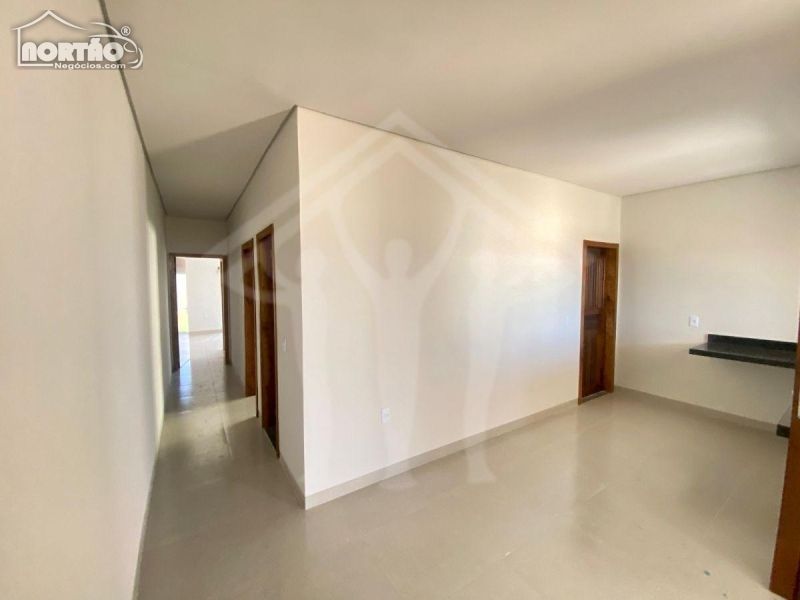 Casa à venda com 2 quartos, 91m² - Foto 3