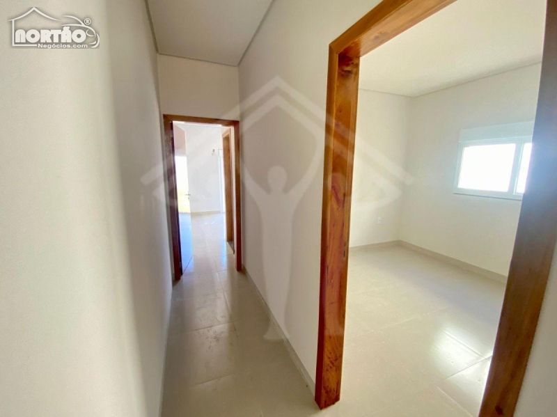 Casa à venda com 2 quartos, 91m² - Foto 4