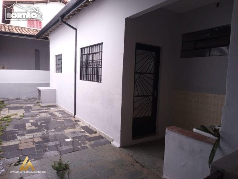 Casa à venda com 3 quartos, 150m² - Foto 3