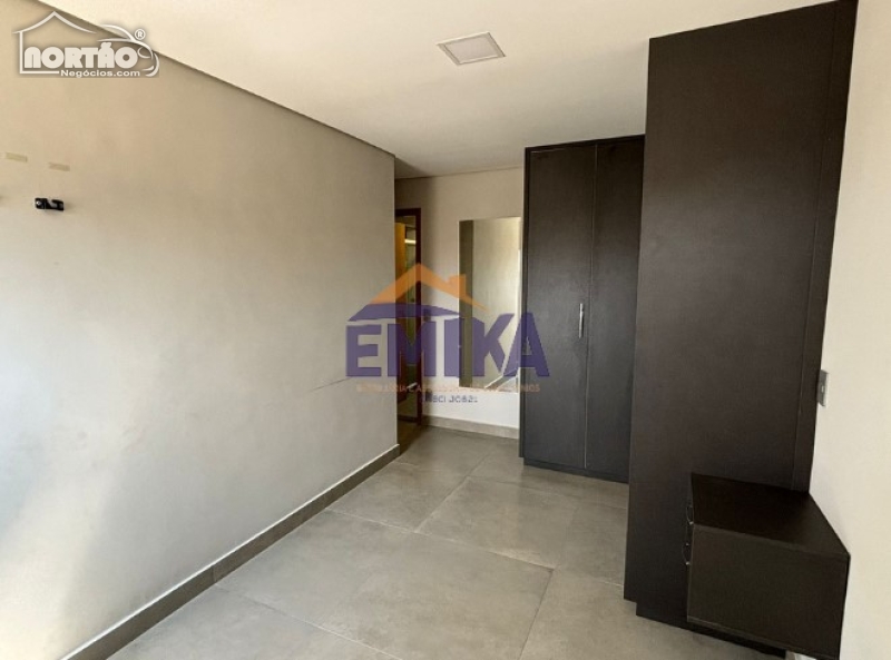 Casa à venda com 3 quartos, 70m² - Foto 9