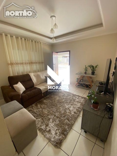 Casa à venda com 3 quartos, 190m² - Foto 3