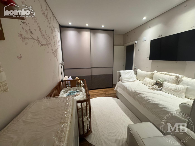 Casa à venda com 3 quartos, 131m² - Foto 10