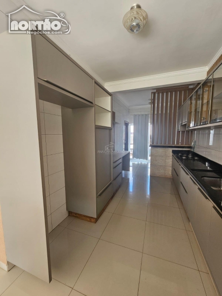 Casa à venda com 4 quartos, 240m² - Foto 5