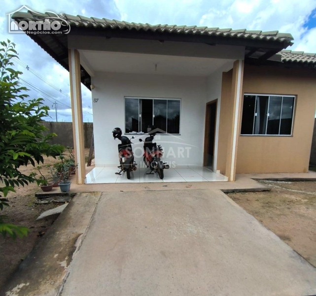 Casa à venda com 2 quartos, 85m² - Foto 1