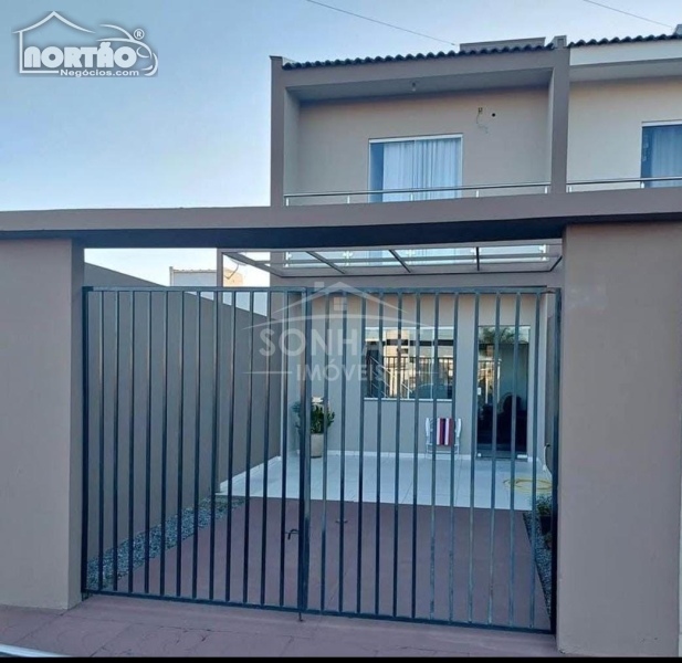 Casa à venda com 3 quartos, 78m² - Foto 1