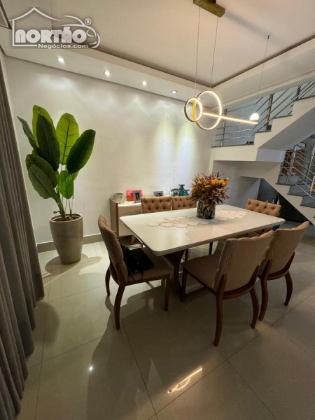 Casa à venda com 3 quartos, 180m² - Foto 9