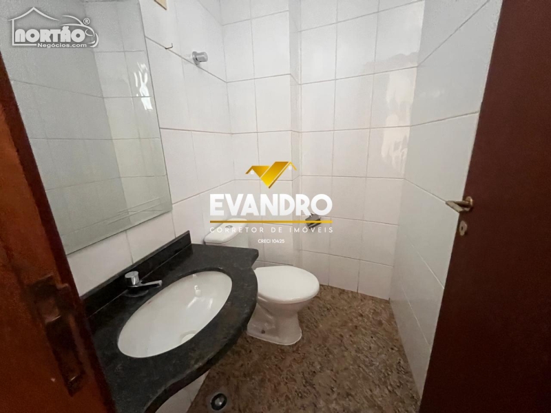 Casa à venda com 4 quartos, 216m² - Foto 7