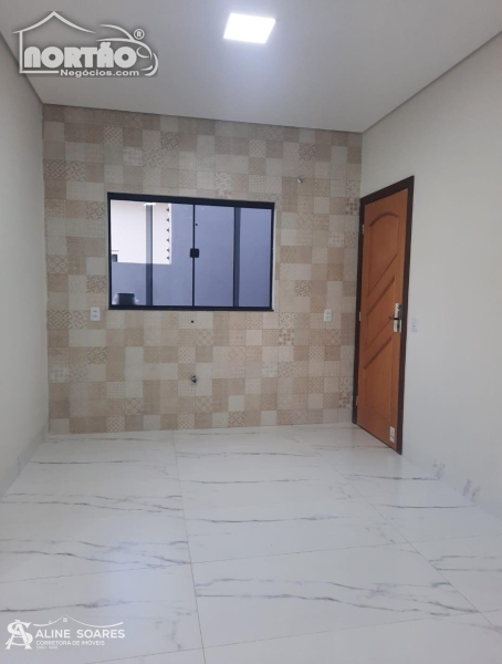 Casa à venda com 4 quartos, 79m² - Foto 4