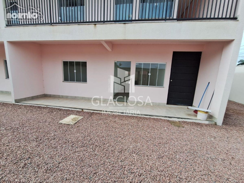 Casa à venda com 3 quartos, 75m² - Foto 2