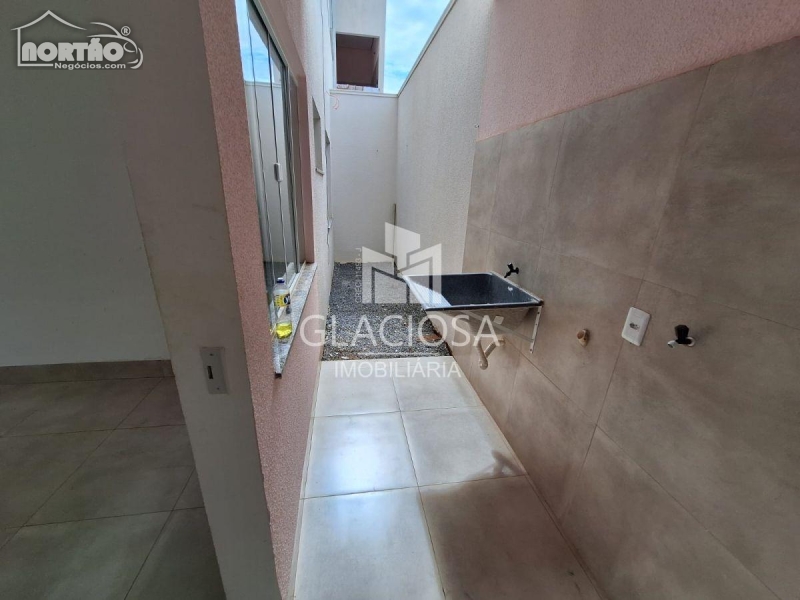 Casa à venda com 3 quartos, 75m² - Foto 6