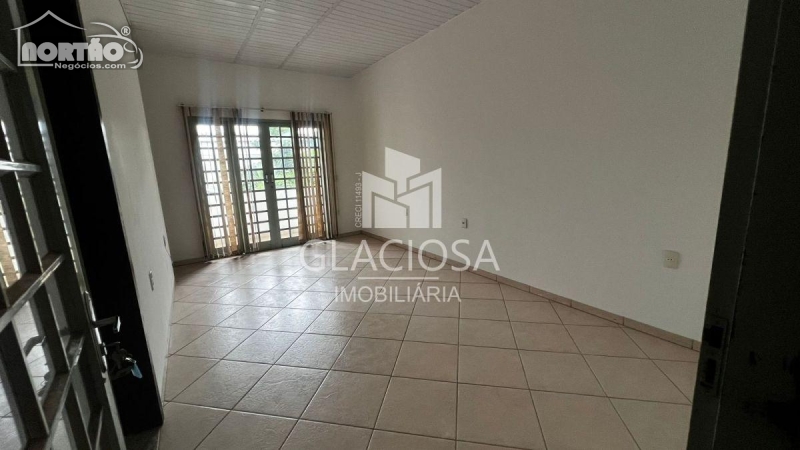 Casa à venda com 3 quartos, 145m² - Foto 2