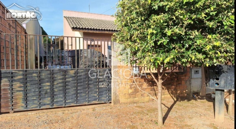 Casa à venda com 3 quartos, 60m² - Foto 1