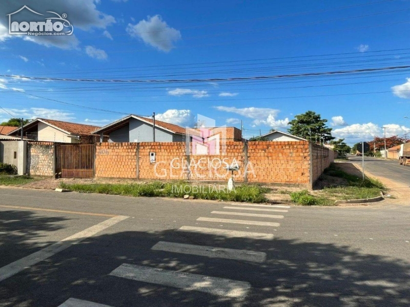 Casa à venda com 3 quartos, 70m² - Foto 3