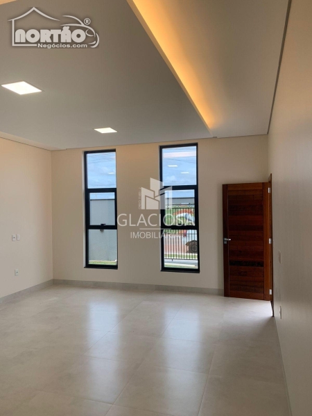 Casa à venda com 3 quartos, 92m² - Foto 4