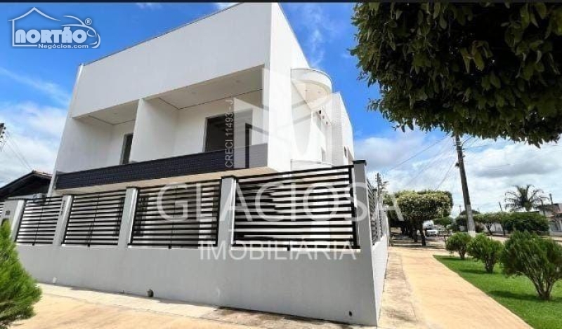 Casa à venda com 3 quartos, 93m² - Foto 1