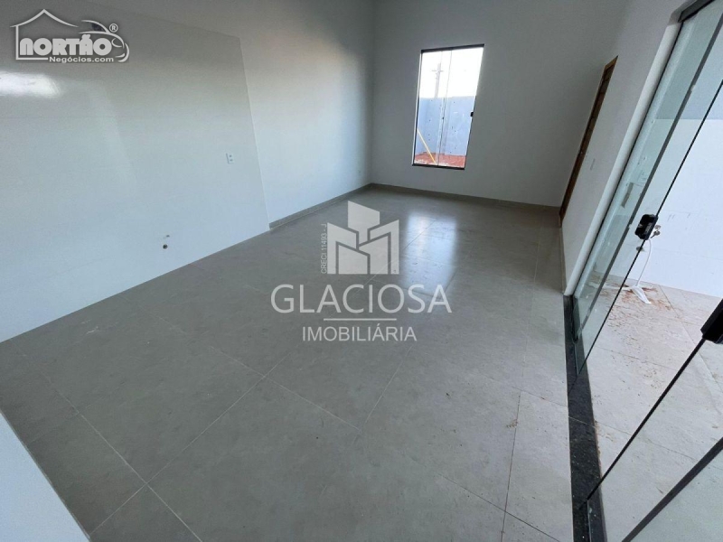 Casa à venda com 4 quartos, 100m² - Foto 4