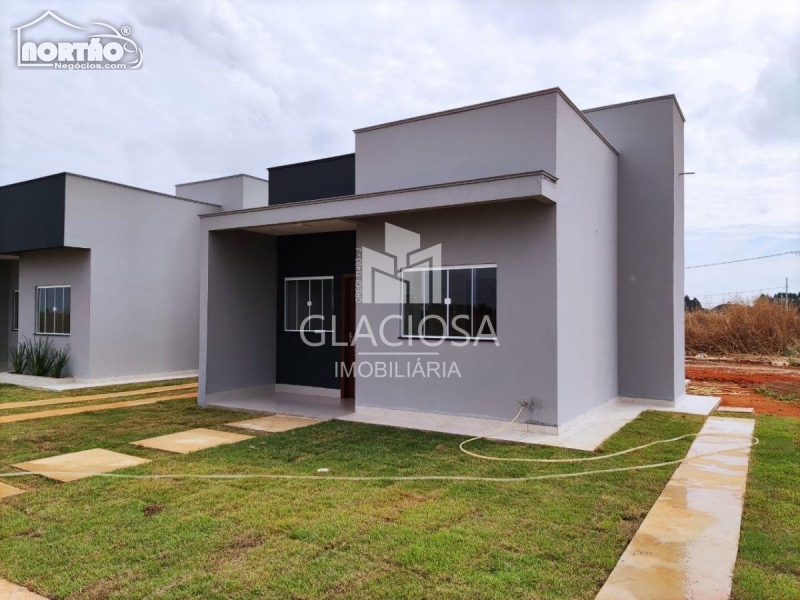 Casa à venda com 3 quartos, 54m² - Foto 2