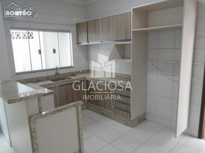 Casa à venda com 3 quartos, 151m² - Foto 4