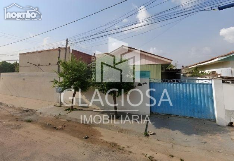 Casa à venda com 3 quartos, 79m² - Foto 1