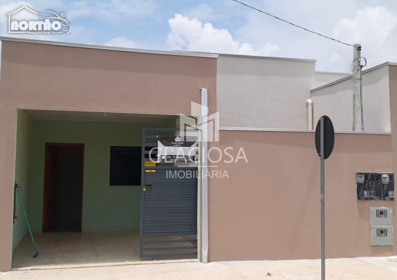 Casa à venda com 3 quartos - Foto 1