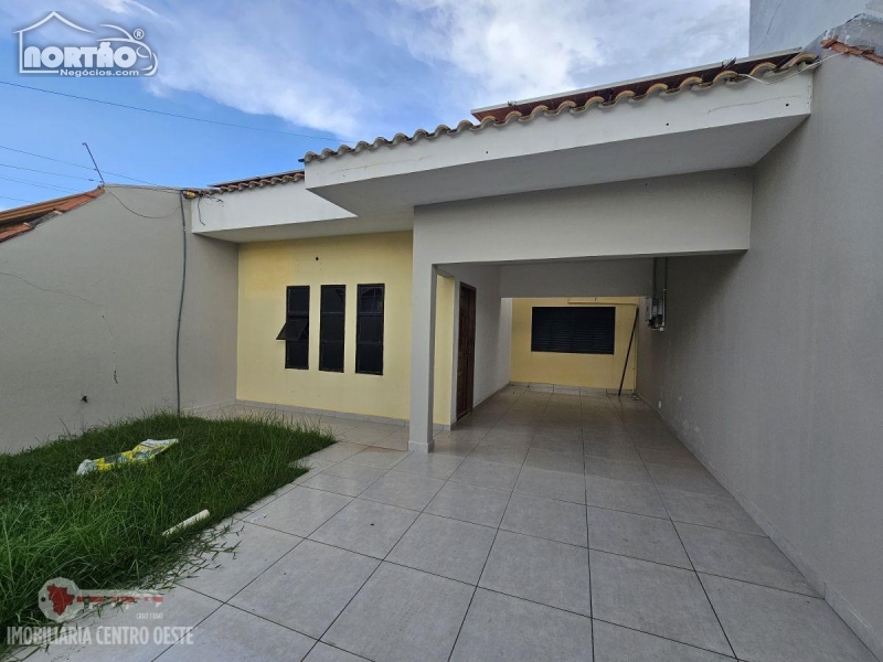 Casa à venda com 3 quartos, 112m² - Foto 1