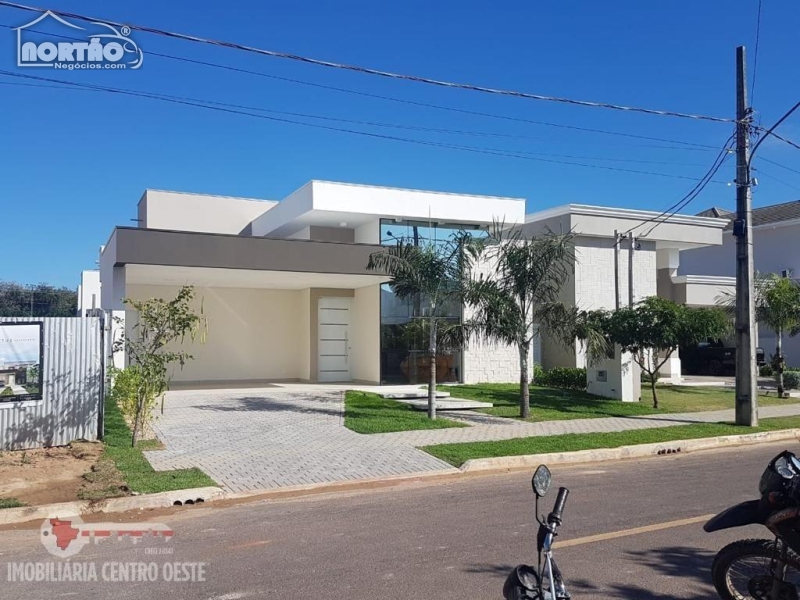 Casa à venda com 1 quarto, 190m² - Foto 1