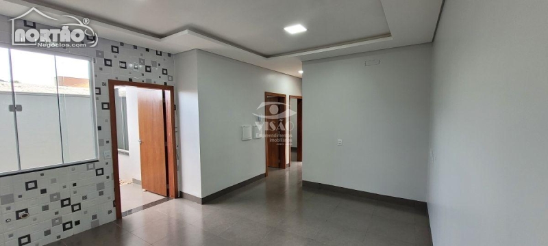 Casa à venda com 3 quartos, 56m² - Foto 1