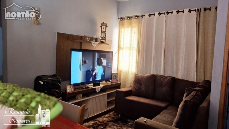 Casa à venda com 3 quartos, 42m² - Foto 10